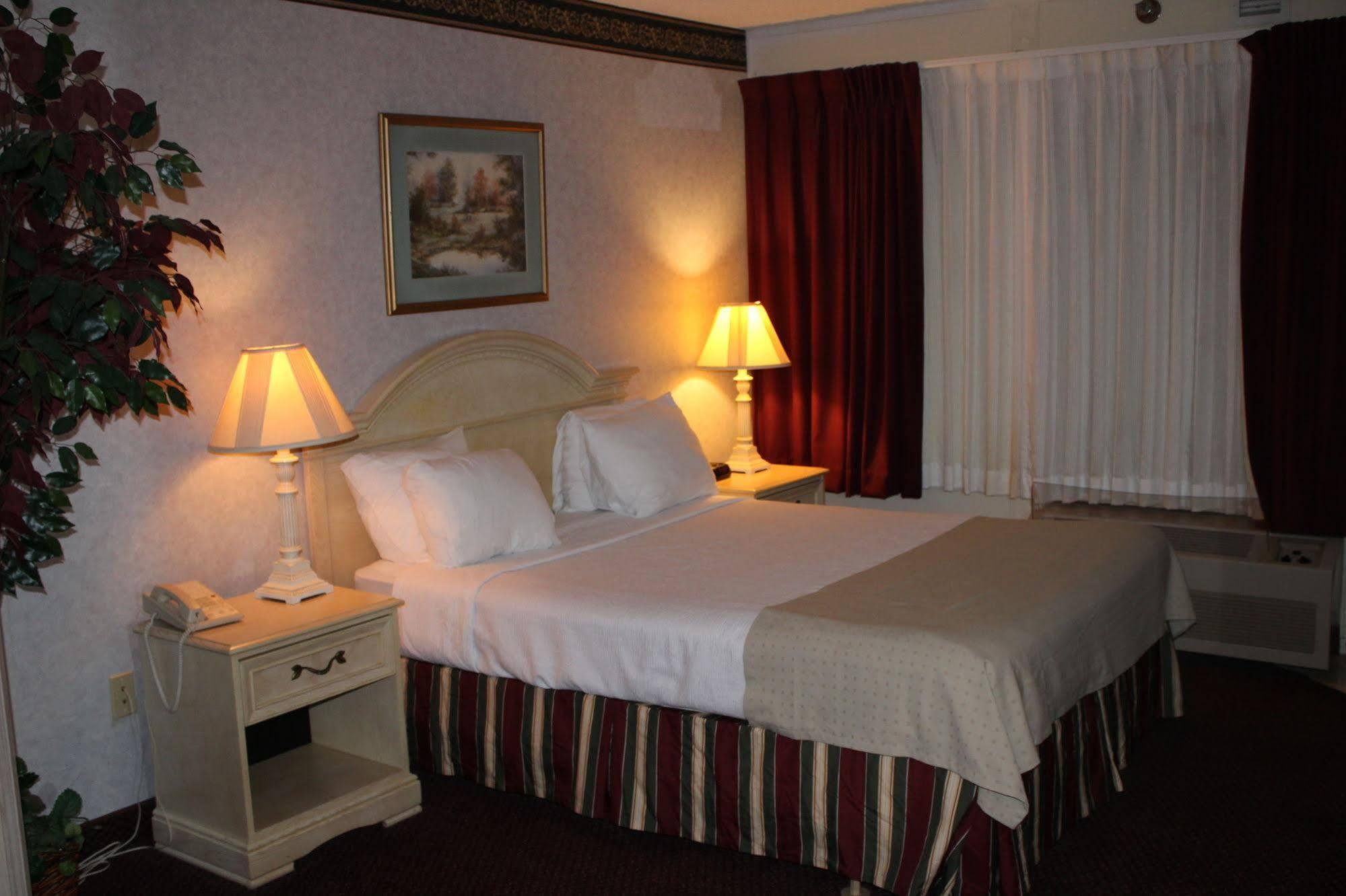 Best Western Plus Wausau Tower Inn Exterior photo