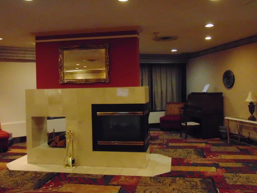 Best Western Plus Wausau Tower Inn Exterior photo
