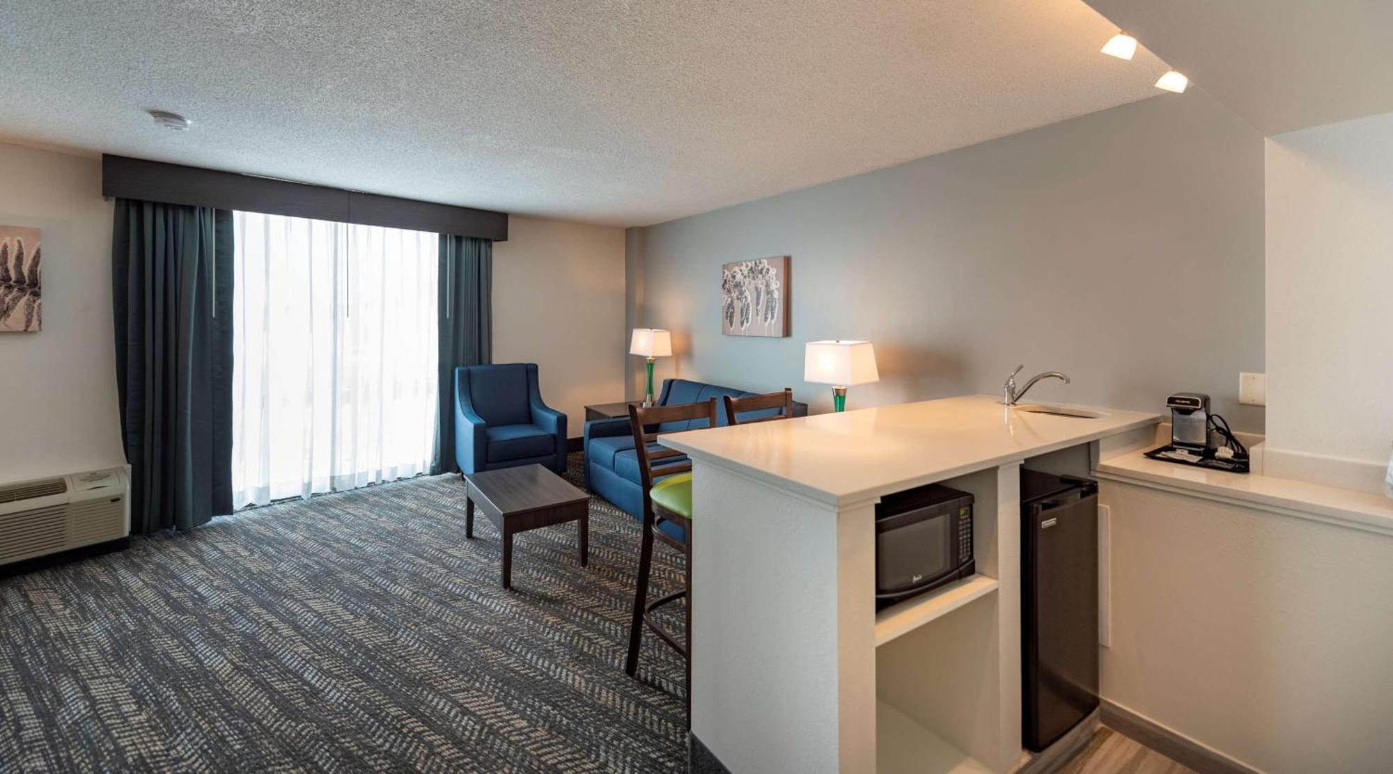 Best Western Plus Wausau Tower Inn Exterior photo