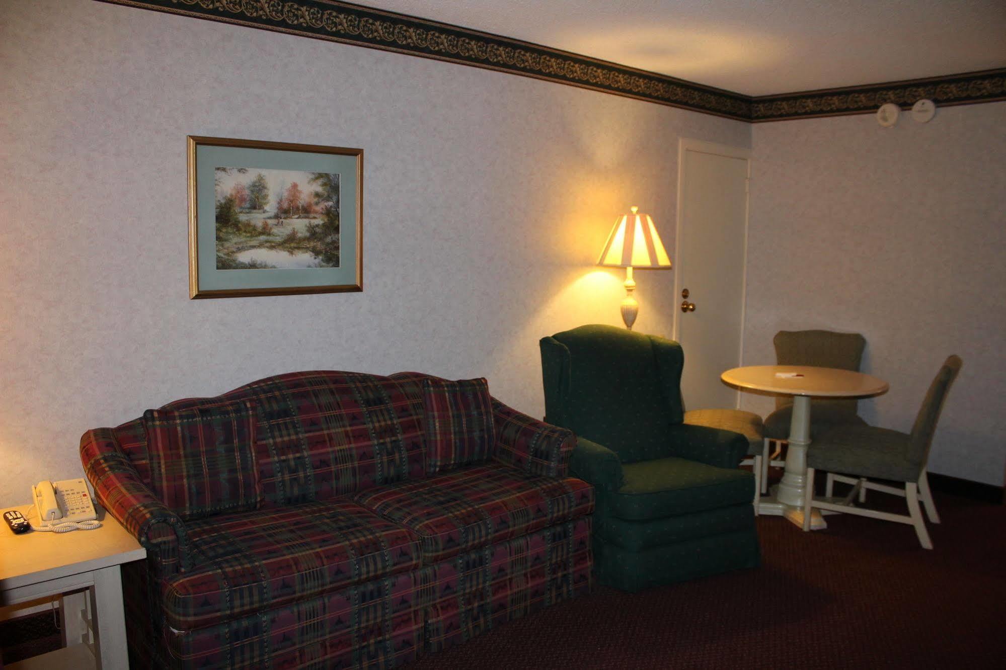 Best Western Plus Wausau Tower Inn Exterior photo